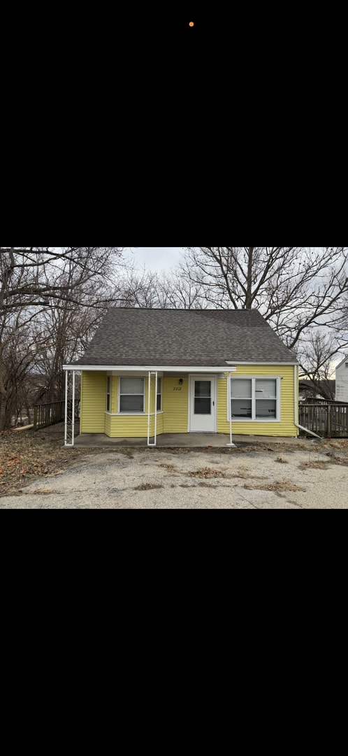 Building Photo - House in Peoria 3 BR / 2 BA Available Now