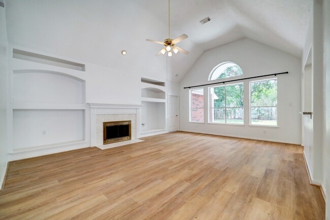 Building Photo - 1807 River Trail