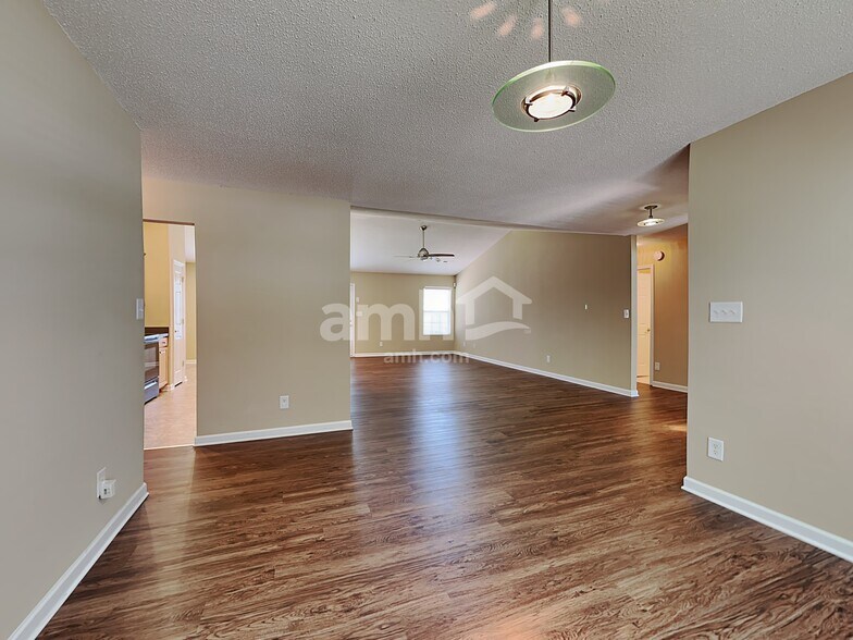Building Photo - 1207 Hampton Park Dr