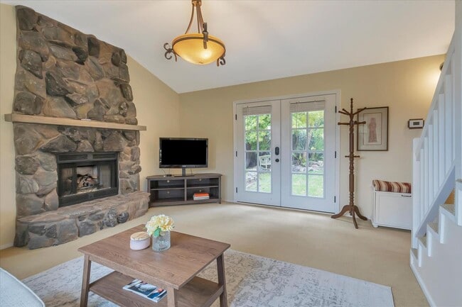 Building Photo - 16101 Matilija Dr