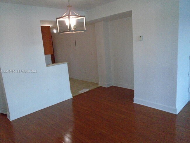Building Photo - 7501 E Treasure Dr