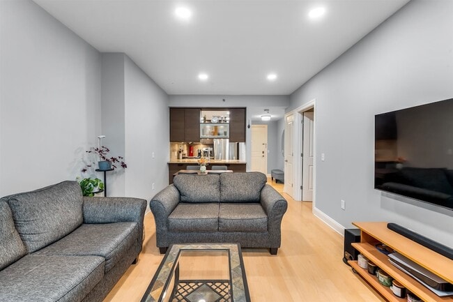 Building Photo - 10 Regent St