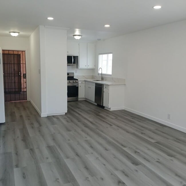 Building Photo - 2404 S Carolina St
