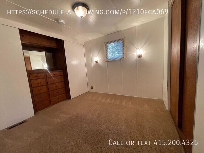 Building Photo - One Bedroom Mobile Home
