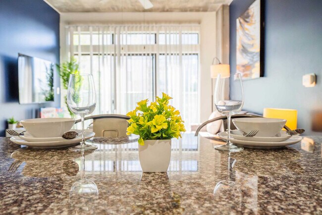 Building Photo - 333 E Roosevelt St