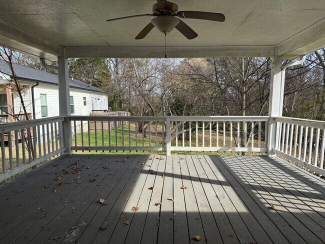 Building Photo - FOR RENT - 3 Bed 2 Bath House in South Nash - Pet Friendly