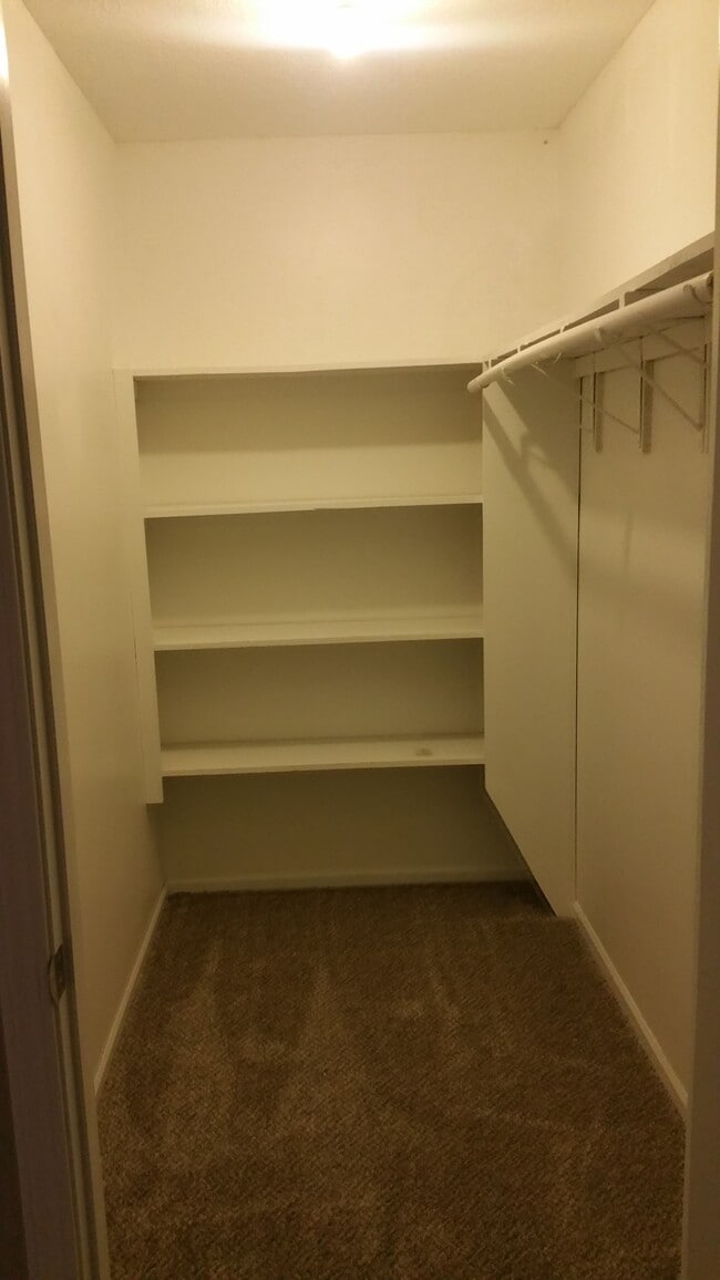 Building Photo - 135 E Ritter St