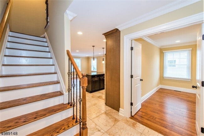 Building Photo - 64 Kent Pl Blvd