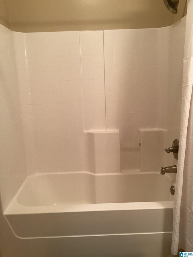 Building Photo - 251 London Pkwy