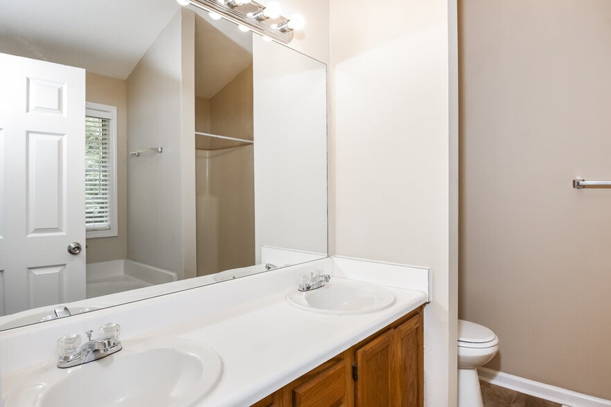 Building Photo - 4820 Wilkie Way NW