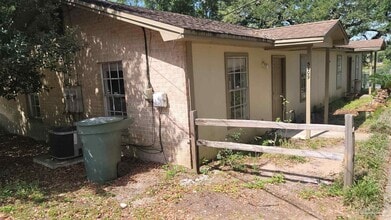 Building Photo - 5409 E Shore Dr