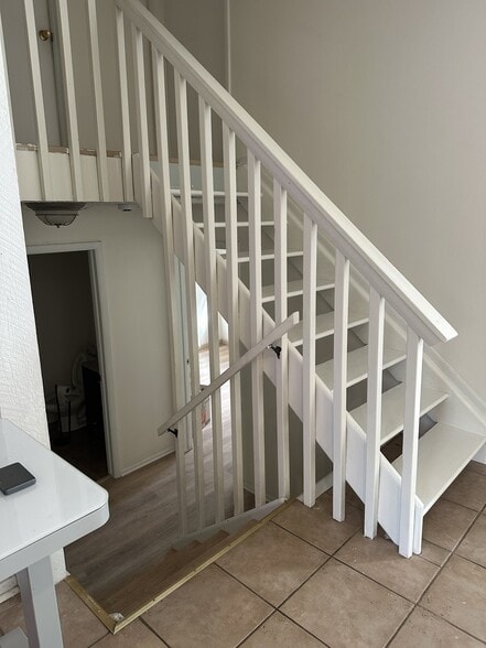 Building Photo - 2623 Sherwood Cir