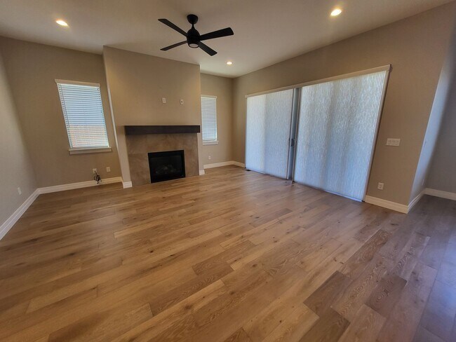 Building Photo - 2932 Cambria Lp