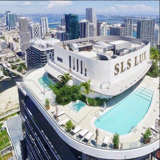 Building Photo - 801 S Miami Ave