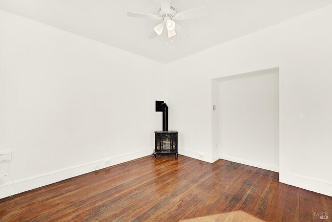 Building Photo - 520 Indian Aly