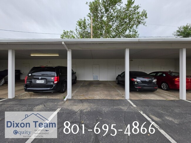 Building Photo - 2327 Chateau Dr