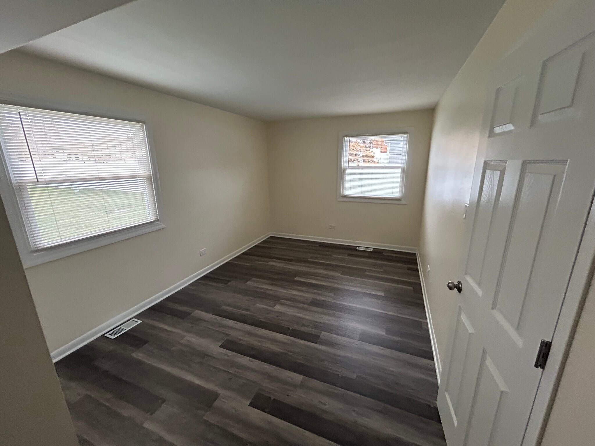 Building Photo - 7902 164th Pl