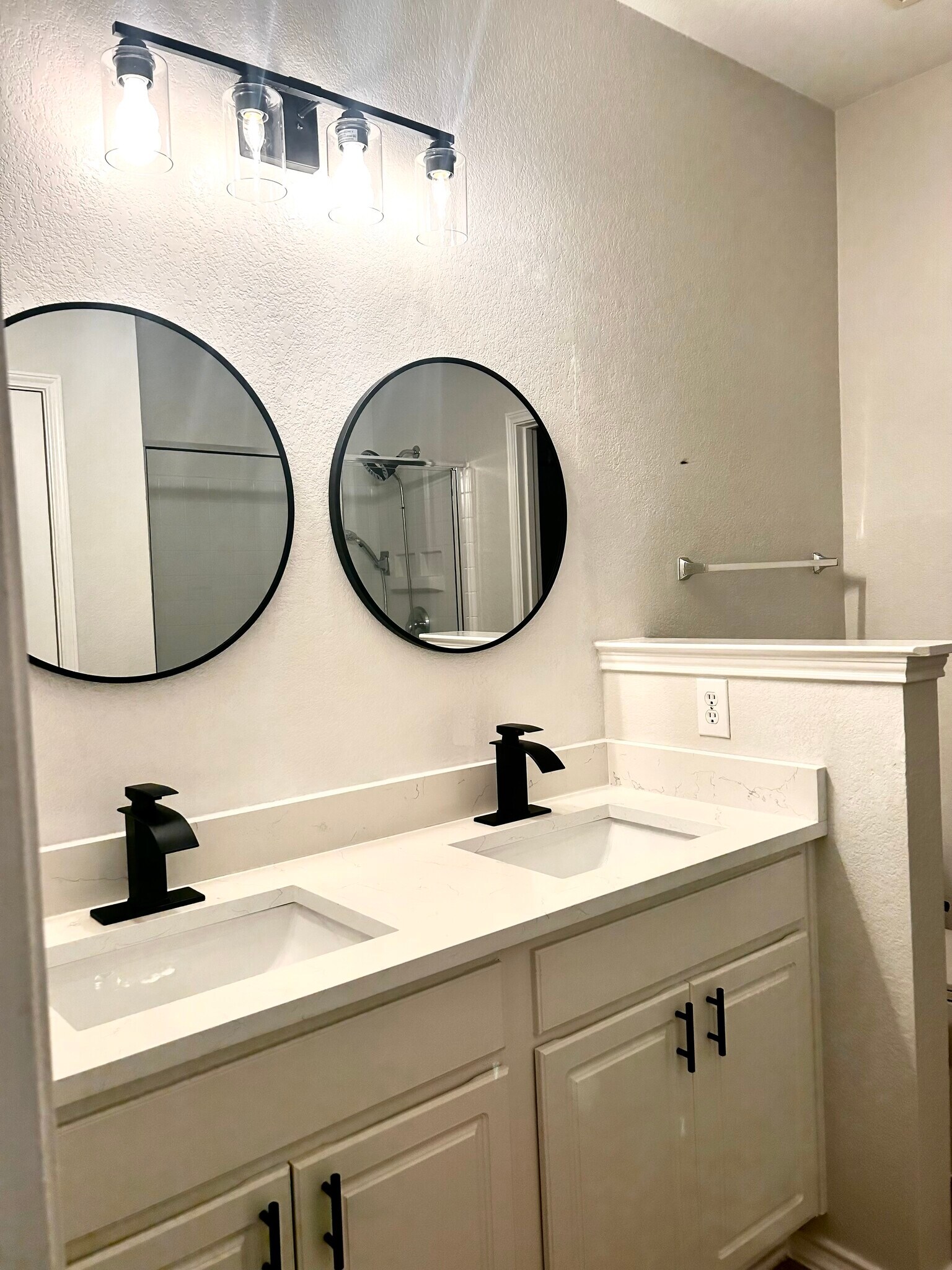 Building Photo - 8012 Wyoming Dr