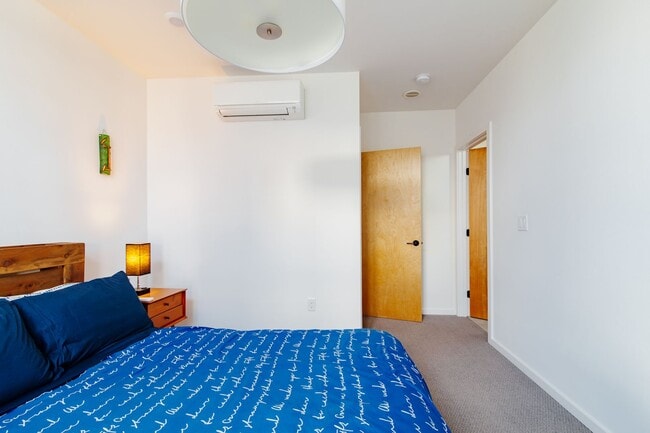 Building Photo - Modern 3 Bed, 3.5 Bath Townhouse for Rent