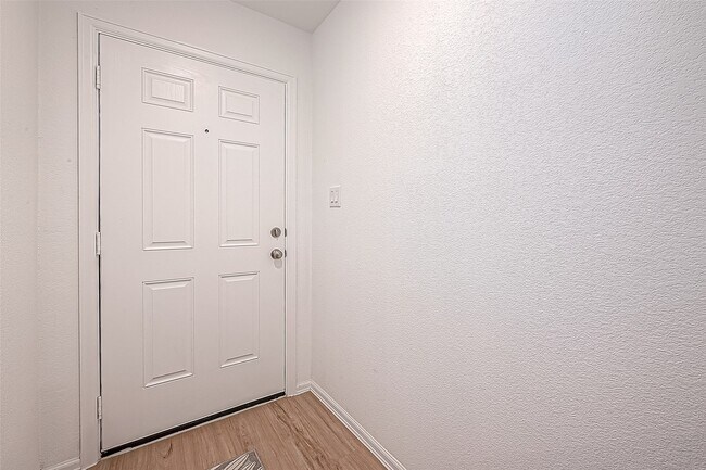 Building Photo - 724 Cedar Gate Ln