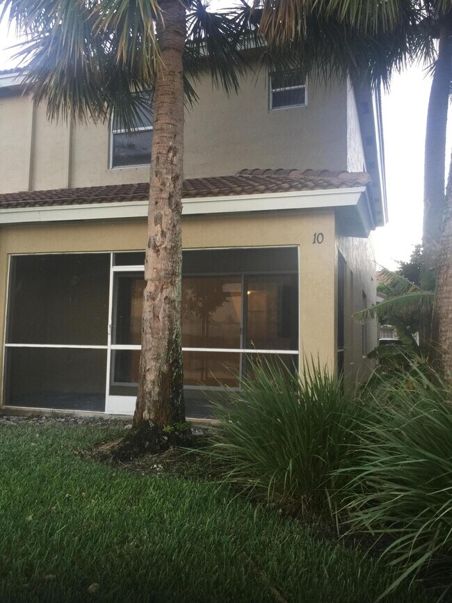 Building Photo - 401 SW 120th Ave