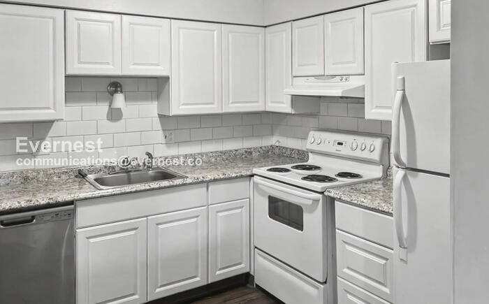 Building Photo - 1450 Slade Ave