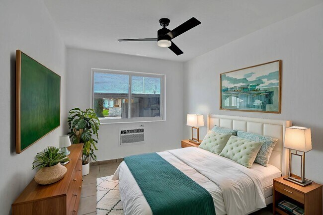 Building Photo - 2160 E Bay Harbor Dr