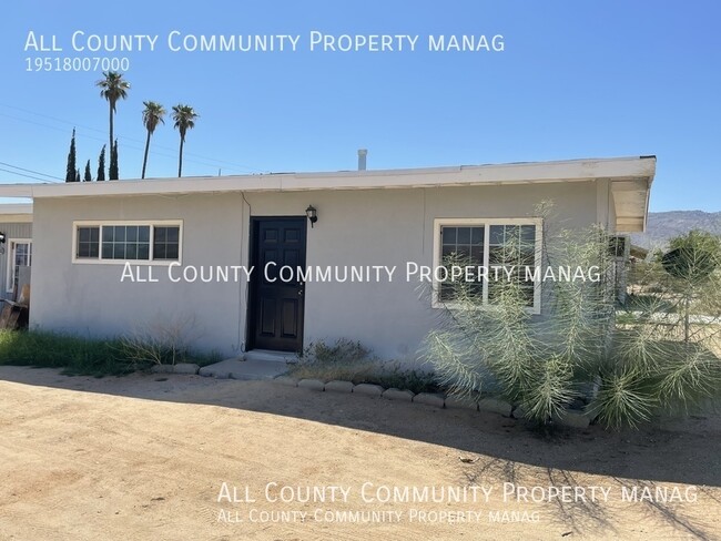 Primary Photo - 2 Bed 1 Bath Apartment In Twentynine Palms!