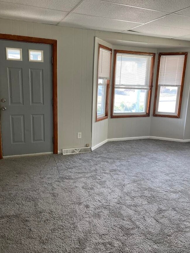 Living room - 430 Ridgeway Ave