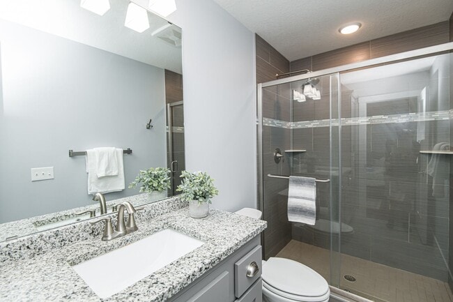 Building Photo - Gorgeous, spacious home on beautiful count...