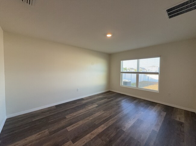 Building Photo - 822 18th Ave SE