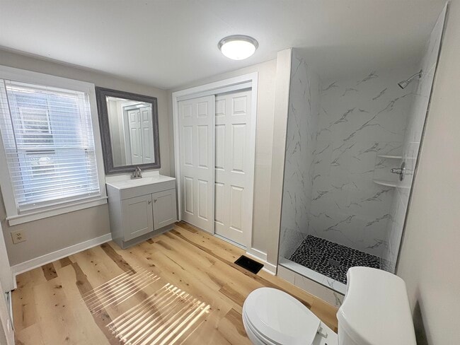 Building Photo - 1530 Live Oak Dr