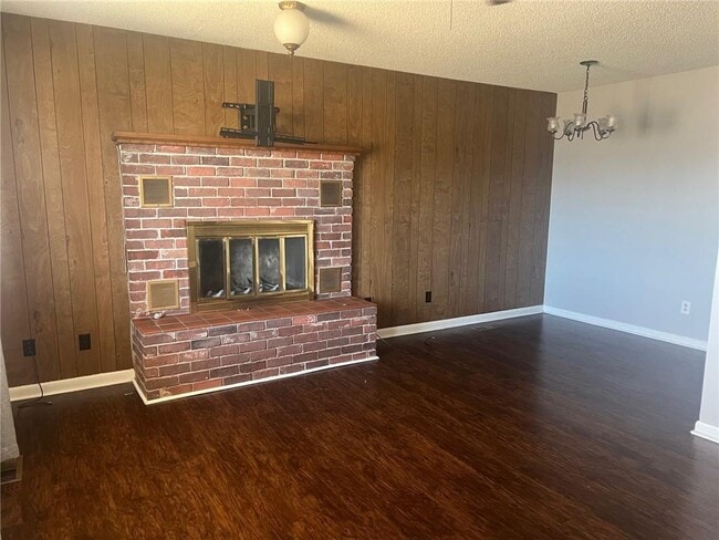 Building Photo - 937 S Carl St