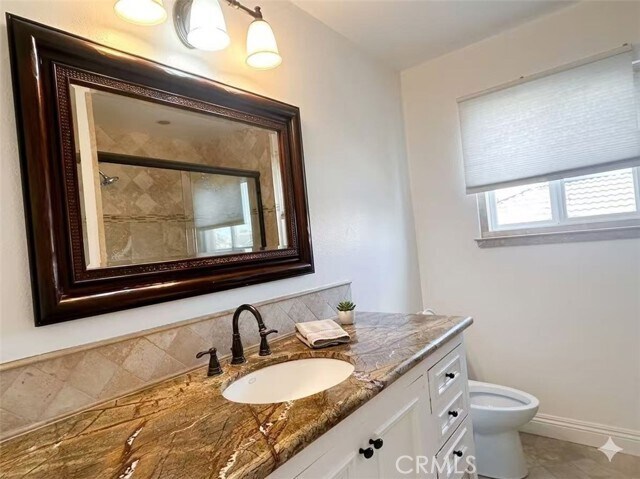 Building Photo - 4 Tory