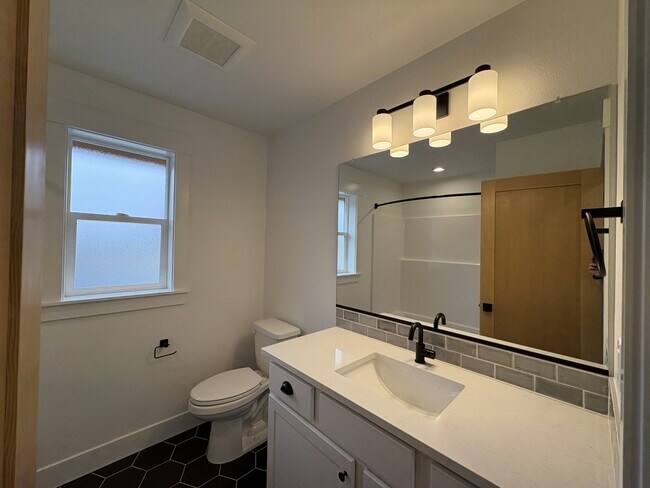 Building Photo - 6960 NE 18th Ave