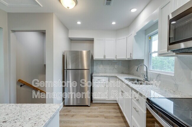 Building Photo - 104 Anchor Dr
