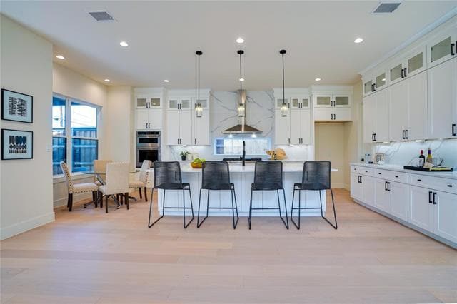 Building Photo - 3611 S Versailles Ave