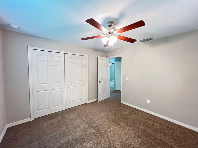 Building Photo - WONDERFUL 3 Bedroom, 2 Bathroom Home in Oc...