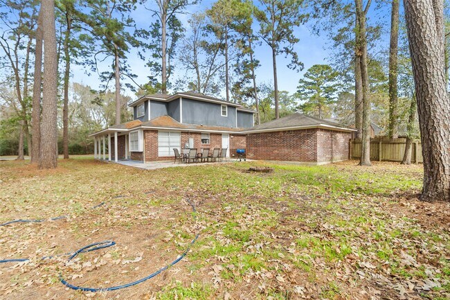 Building Photo - 117 E Park Dr