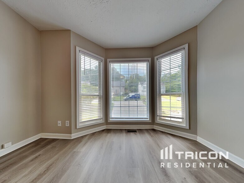Building Photo - 2114 Lindley Ln