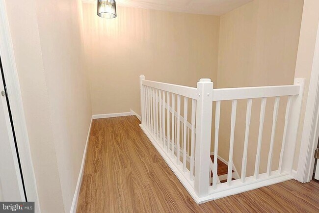 Building Photo - 13 5 Crown Royal Cir