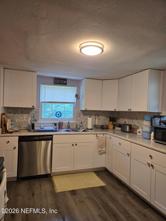 Building Photo - 5147 Corsair Ave