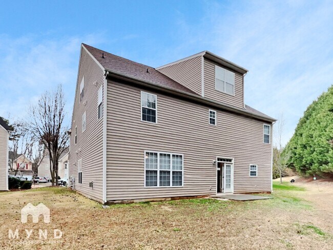 Building Photo - 15819 Herring Gull Way