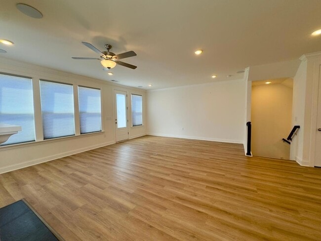 Building Photo - 2550 Frg Vlg Wy