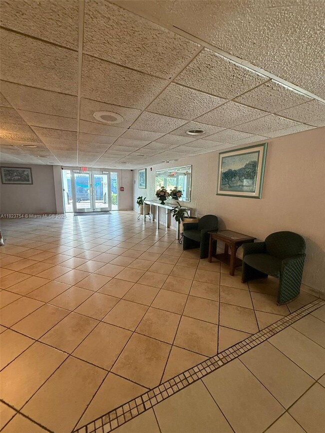 Building Photo - 16465 NE 22nd Ave