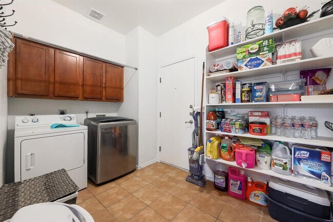 Building Photo - 11508 Staked Plains Dr
