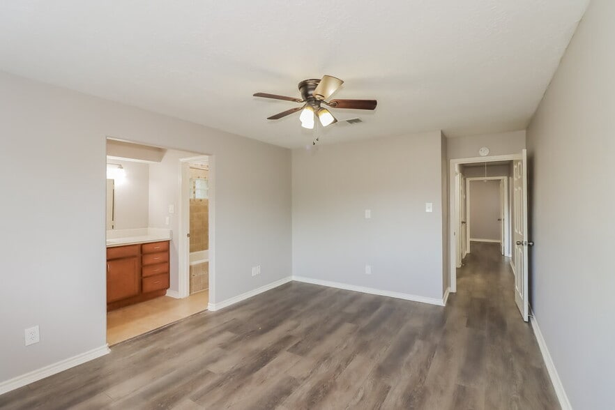 Building Photo - 5939 Ollia Cir