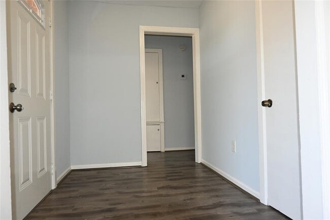 Building Photo - 3502 Mainer St