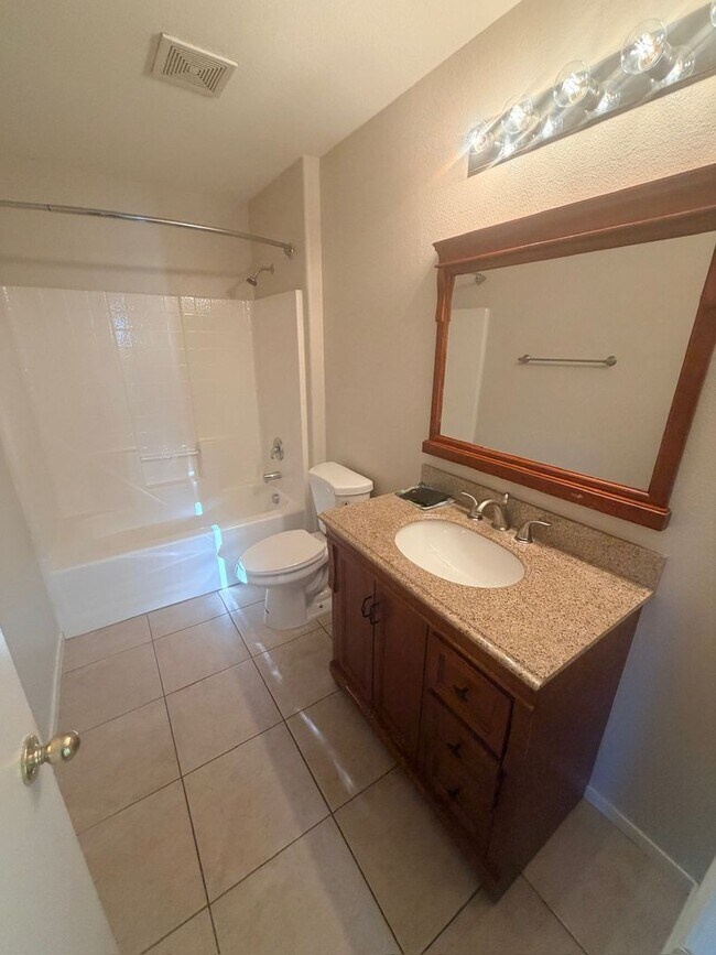 Building Photo - 3 bedroom with loft home in North Las Vegas!
