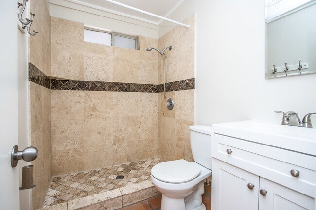 Building Photo - 3Br in historic disctric, 32nd St/Ind. Sch...